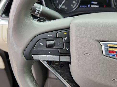 Used 2021 Cadillac XT6 Premium Luxury image 28