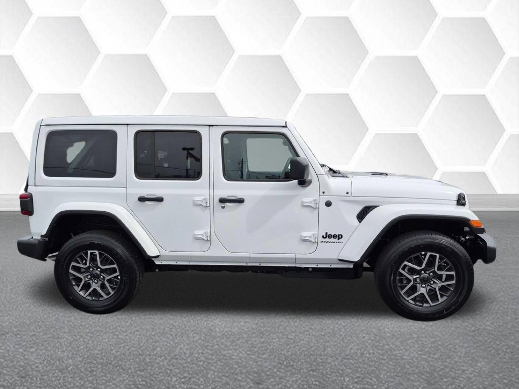 Certified 2026 Jeep Wrangler Unlimited Sahara AWD/4WD image 2