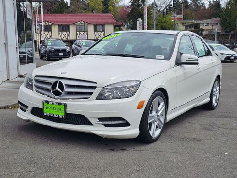 Used 2011 Mercedes-Benz C 300 4MATIC Sedan image 4