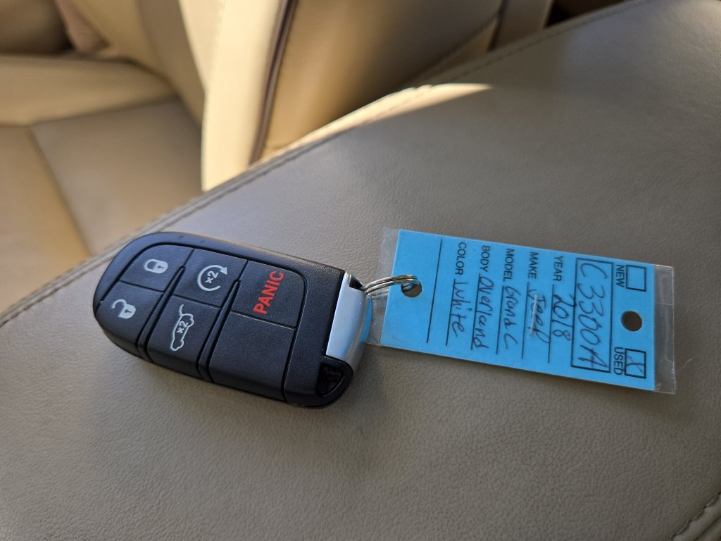 Used 2018 Jeep Grand Cherokee Overland AWD/4WD image 30
