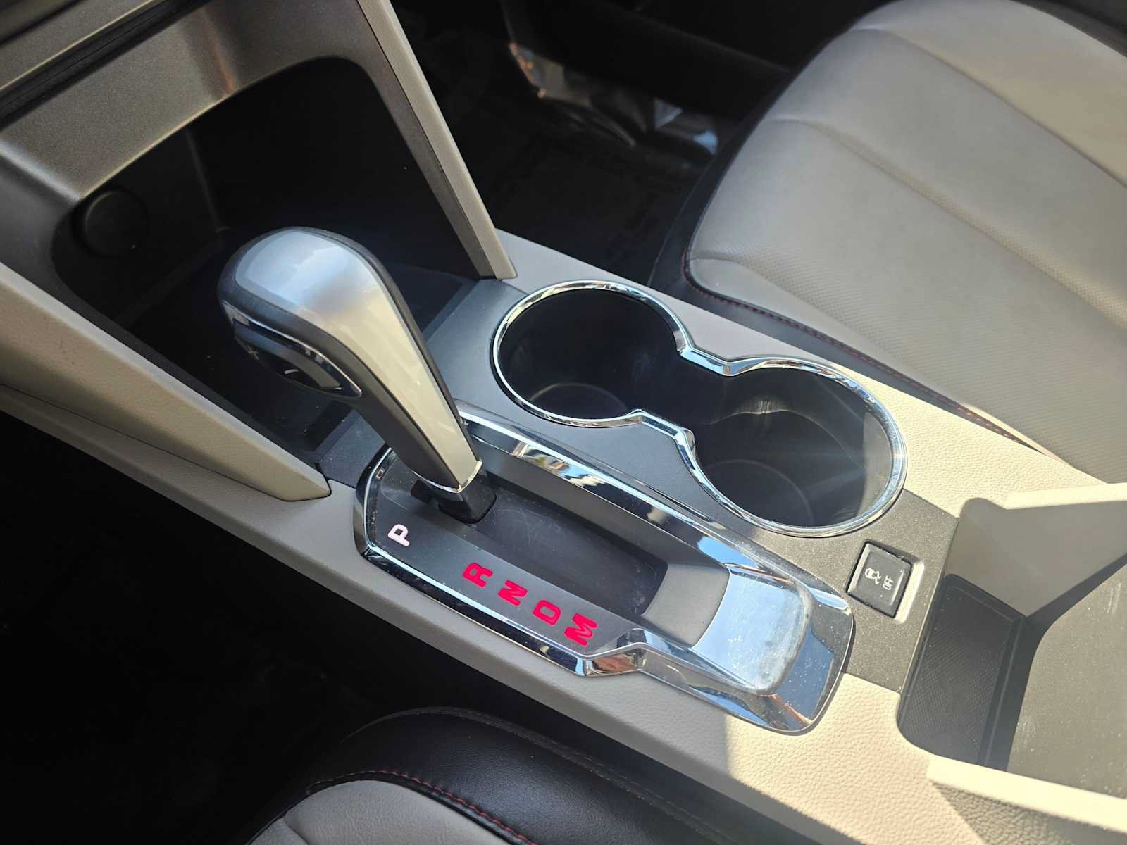 Used 2012 GMC Terrain SLT w/ Chrome and Technology Package FWD image 28