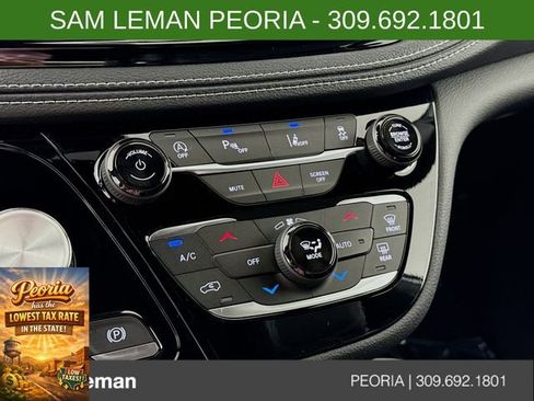 New 2026 Chrysler Pacifica Select image 16