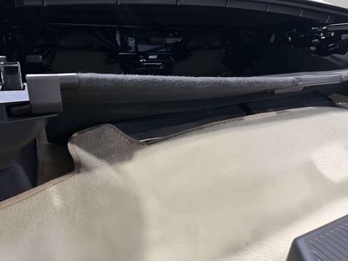 Used 2008 Cadillac XLR RWD image 10