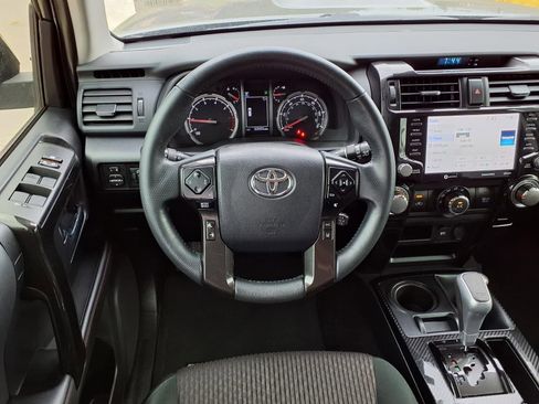 Certified 2022 Toyota 4Runner TRD Off-Road AWD/4WD image 16