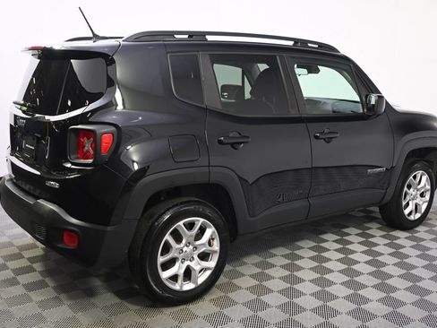 Used 2016 Jeep Renegade Latitude w/ Cold Weather Group AWD/4WD image 7