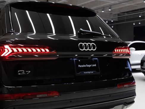 Used 2022 Audi Q7 2.0T Premium Plus w/ Premium Plus Package AWD/4WD image 30