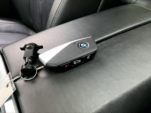 Used 2025 BMW X5 xDrive50e image 15