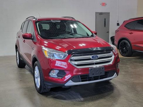 Used 2018 Ford Escape SE w/ SE Sync 3 Package AWD/4WD image 4