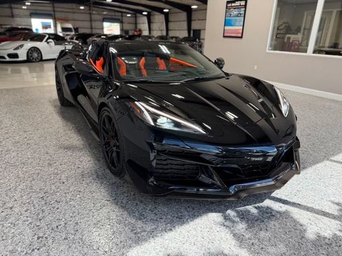 Used 2025 Chevrolet Corvette Z06 w/ Z07 Performance Package RWD image 27