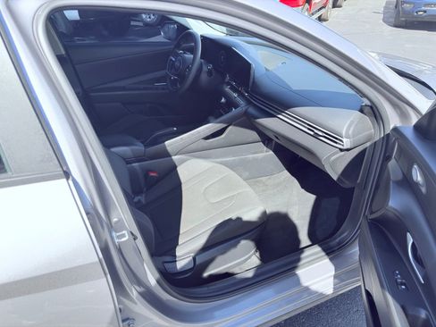 Used 2024 Hyundai Elantra SEL image 6