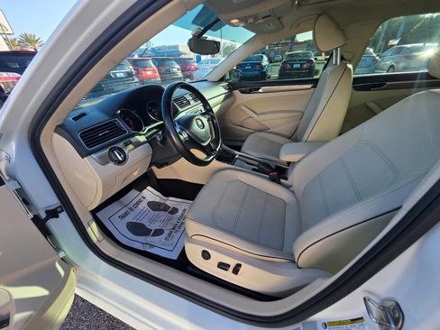 Used 2018 Volkswagen Passat 2.0T SE image 10
