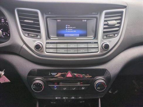 Used 2017 Hyundai Tucson SE image 14
