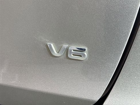 Used 2018 Kia Sorento LX w/ LX V6 Convenience Package image 13