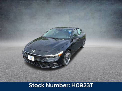 New 2025 Hyundai Elantra Limited image 8