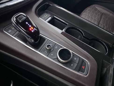 Used 2021 Cadillac Escalade ESV Premium Luxury Platinum image 8