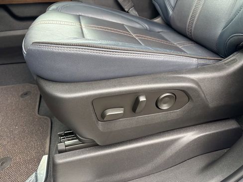 Used 2024 Chevrolet Silverado 2500 High Country w/ High Country Premium Package AWD/4WD image 22