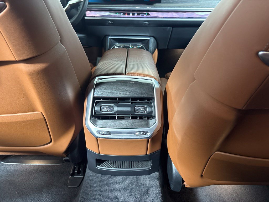 Certified 2024 BMW i7 eDrive50 RWD image 32