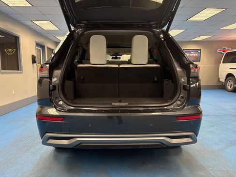 Used 2025 Mitsubishi Outlander SEL image 8