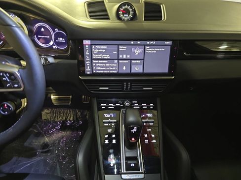 Used 2021 Porsche Cayenne GTS image 22