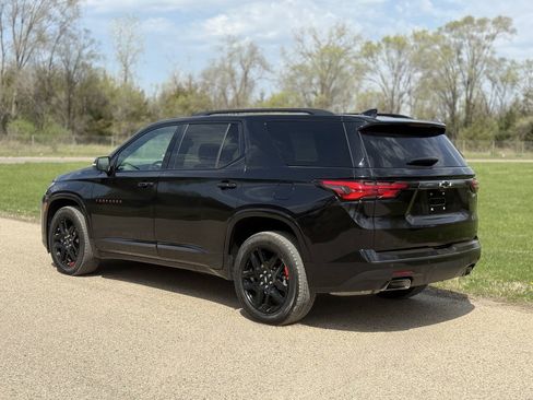 Used 2023 Chevrolet Traverse Premier w/ Redline Edition AWD/4WD image 5