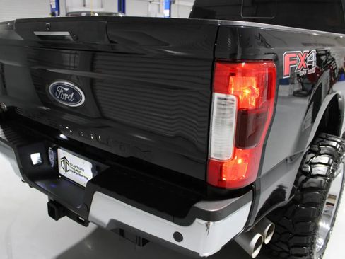 Used 2019 Ford F250 Lariat w/ Lariat Ultimate Package image 9