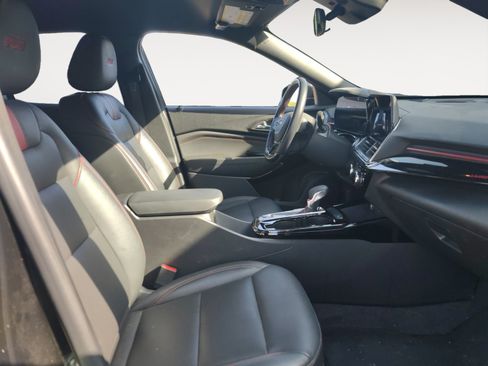 Used 2025 Chevrolet Trax RS FWD image 15