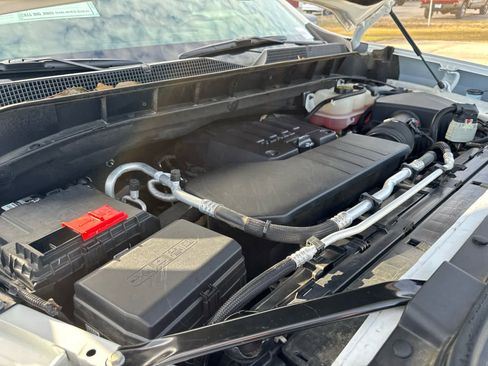 Used 2022 Chevrolet Silverado 1500 Custom image 12