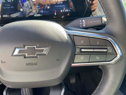 Used 2025 Chevrolet Equinox LT w/ Midnight Edition image 42