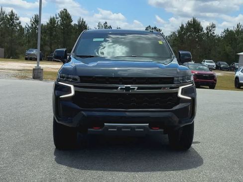 Used 2022 Chevrolet Tahoe Z71 w/ Luxury Package AWD/4WD image 3