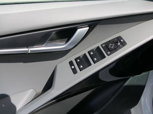 New 2025 Kia Niro EX Touring image 12