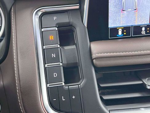 Used 2021 Chevrolet Suburban High Country AWD/4WD image 30