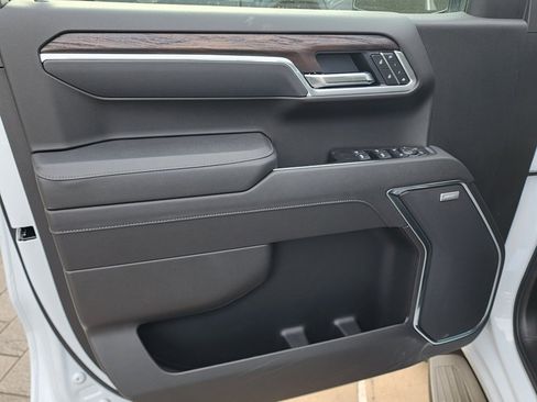 New 2026 GMC Sierra 1500 SLT image 14