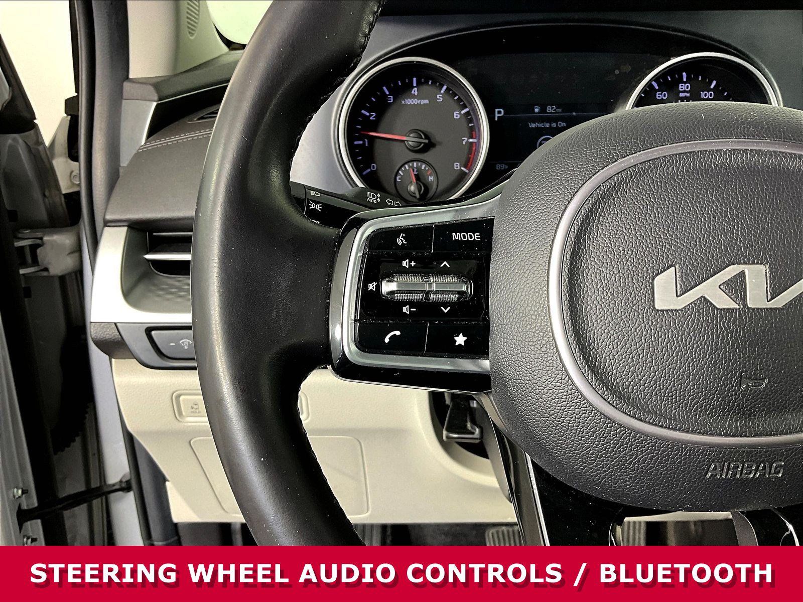 Used 2023 Kia Carnival LX FWD image 11