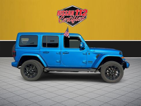 Used 2022 Jeep Wrangler Unlimited Sahara AWD/4WD image 5