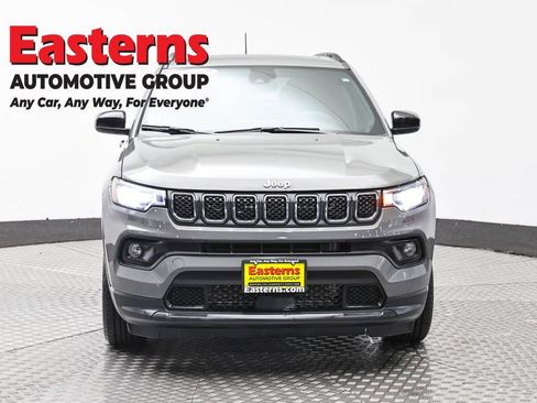 Used 2023 Jeep Compass Latitude w/ Sun and Sound Group AWD/4WD image 2