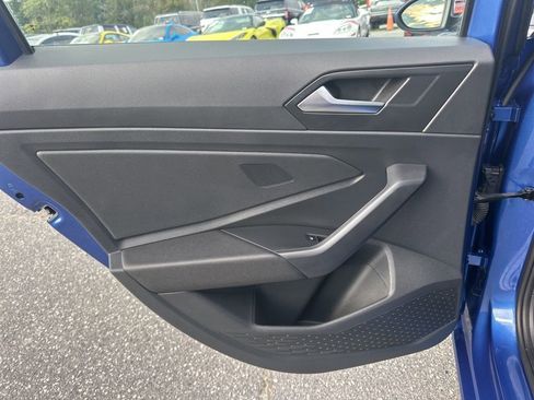 Used 2024 Volkswagen Jetta SE image 27