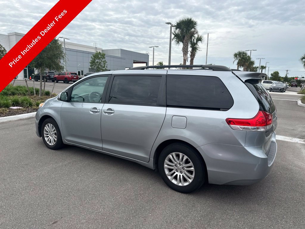 Used 2014 Toyota Sienna XLE FWD image 7