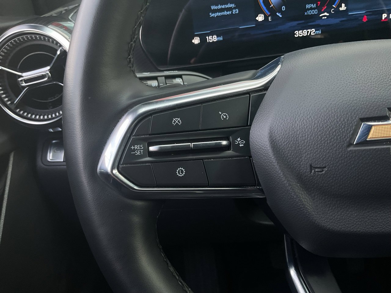Used 2025 Chevrolet Equinox LT w/ Convenience Package II FWD image 30