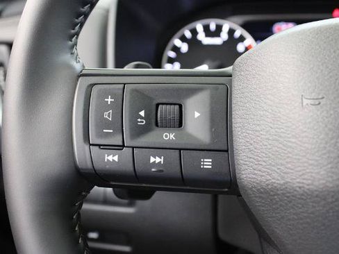 Certified 2026 Nissan Rogue SV FWD image 25