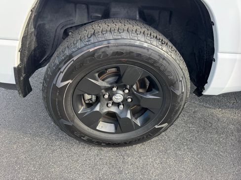 Used 2024 RAM 1500 Big Horn image 30