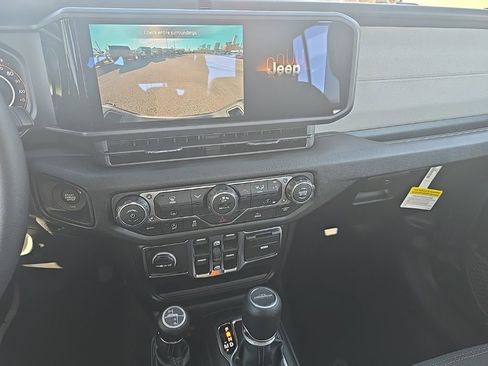 New 2026 Jeep Gladiator Sport AWD/4WD image 24
