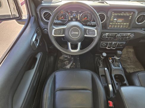 Used 2019 Jeep Wrangler Unlimited Sahara image 12