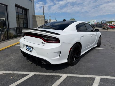 Used 2015 Dodge Charger R/T Scat Pack w/ Technology Group RWD image 7