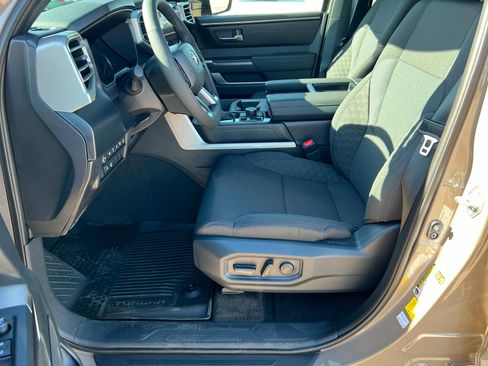 New 2026 Toyota Tundra SR5 AWD/4WD image 17