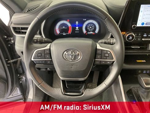 Used 2025 Toyota Highlander XSE AWD/4WD image 7