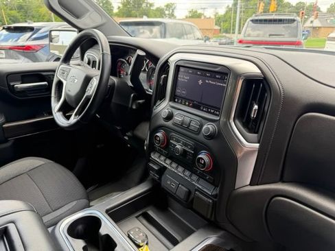 Used 2020 Chevrolet Silverado 1500 LT Trail Boss AWD/4WD image 8