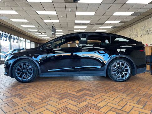 Used 2023 Tesla Model X image 6