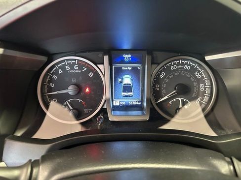 Used 2022 Toyota Tacoma SR5 image 18