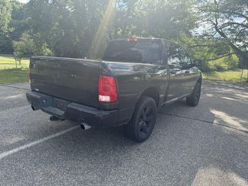 Used 2017 RAM 1500 Express w/ Black Ram 1500 Express Group AWD/4WD image 6