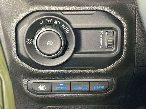 Used 2023 Jeep Wrangler Unlimited w/ Convenience Group image 19